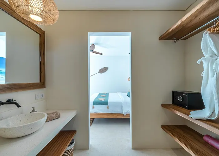 Dara & Irena In - 5br Dual With Pools & Rooftops * Canggu (Bali)