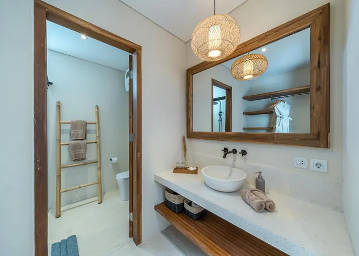 Dara & Irena In - 5br Dual With Pools & Rooftops