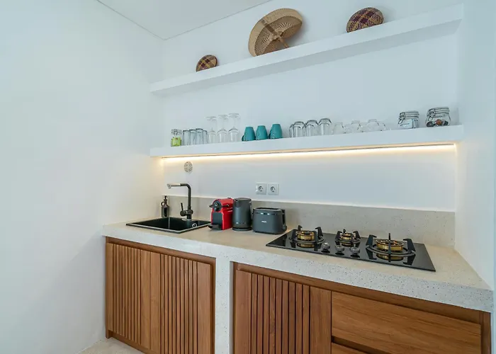 Dara & Irena In - 5br Dual With Pools & Rooftops * Canggu (Bali)