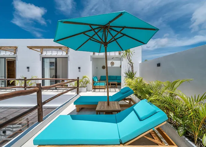 Dara & Irena In - 5br Dual With Pools & Rooftops Villa Canggu (Bali)