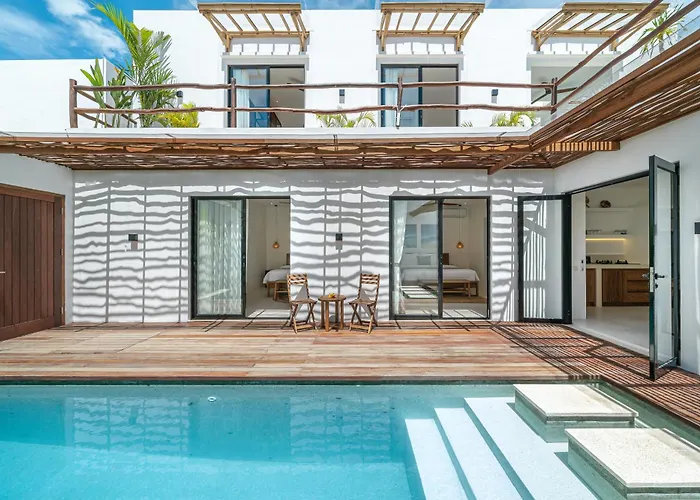 Villa Dara & Irena In - 5br Dual With Pools & Rooftops