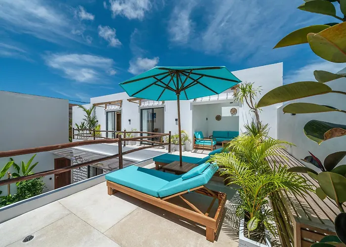 Dara & Irena In - 5br Dual With Pools & Rooftops ヴィラ チャングー